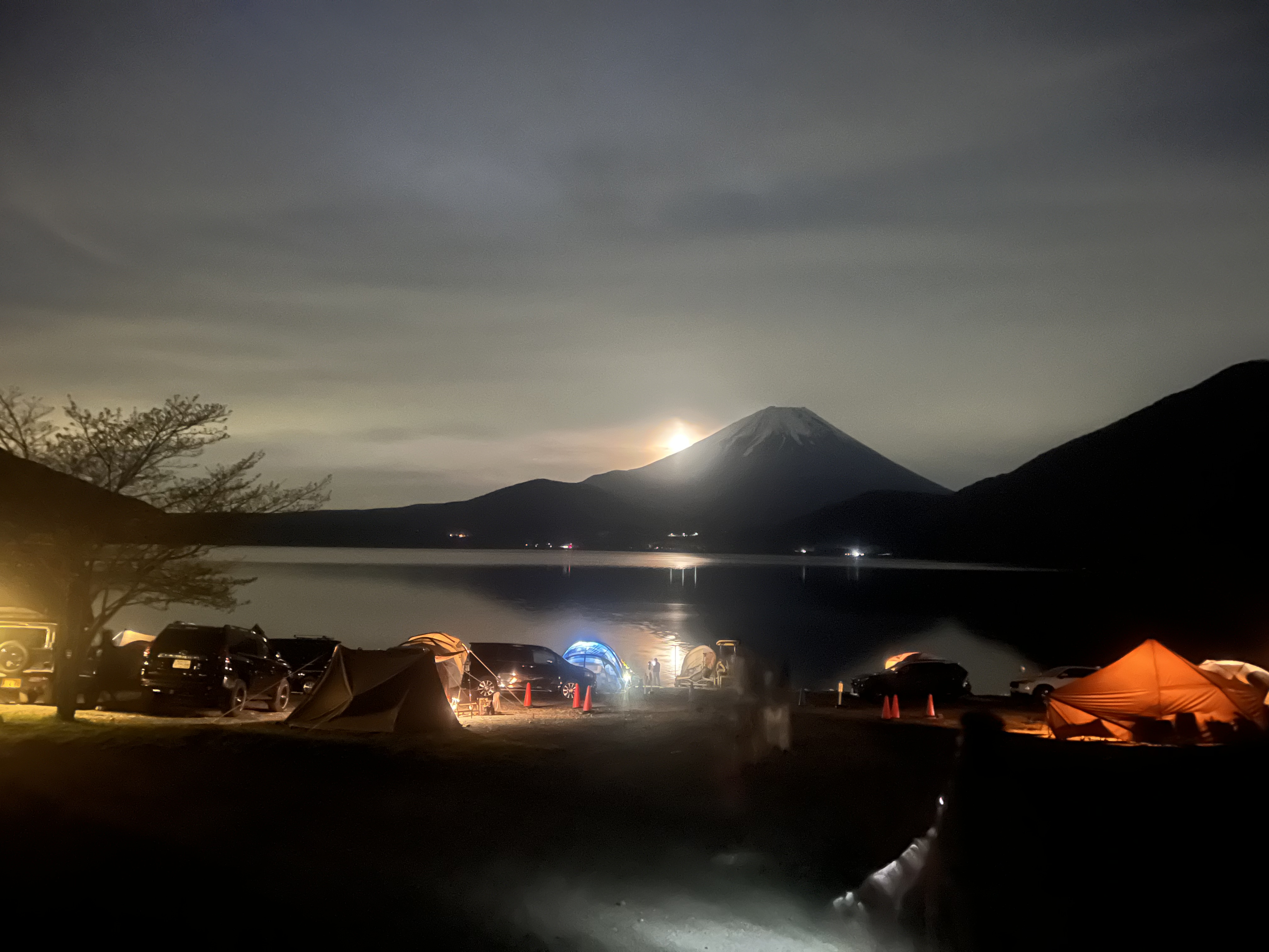 浩庵キャンプ場 夜の富士山
